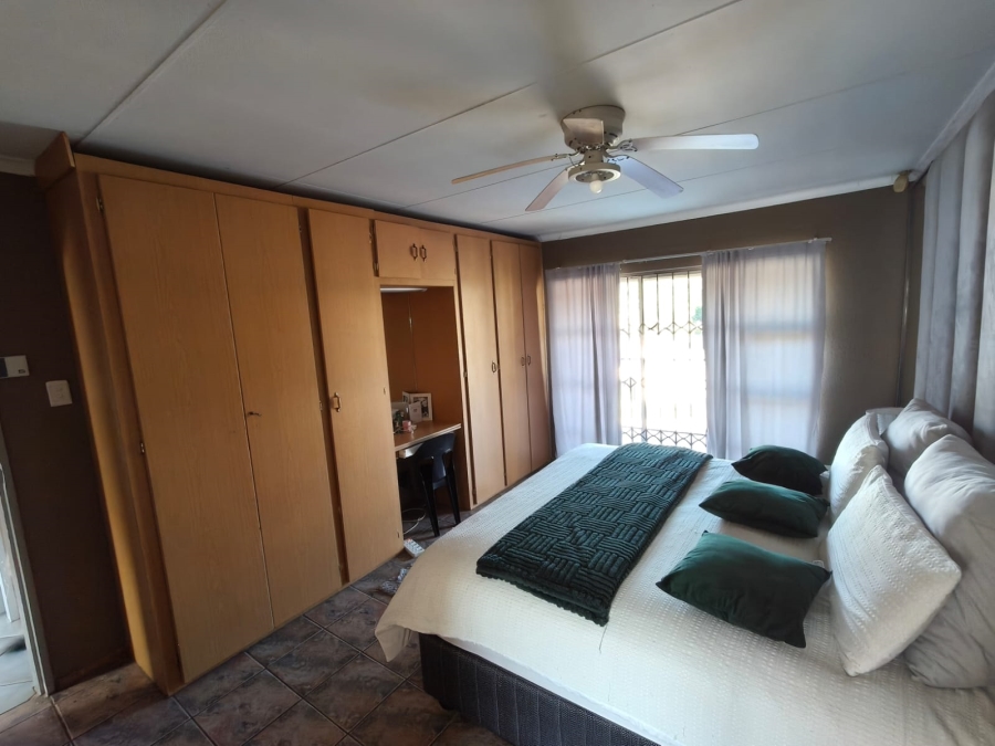 3 Bedroom Property for Sale in Safari Gardens North West